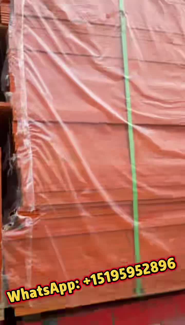 Board panels secured with strapping on the truck